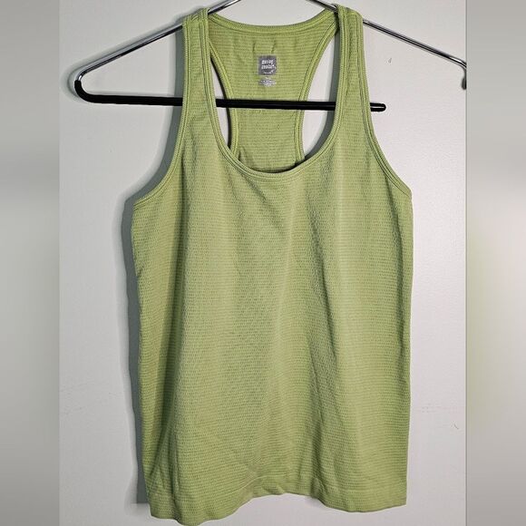 Moving Comfort Green Sleeveless Tank Top Size M/L. Excellent Condition. - Picture 2 of 5